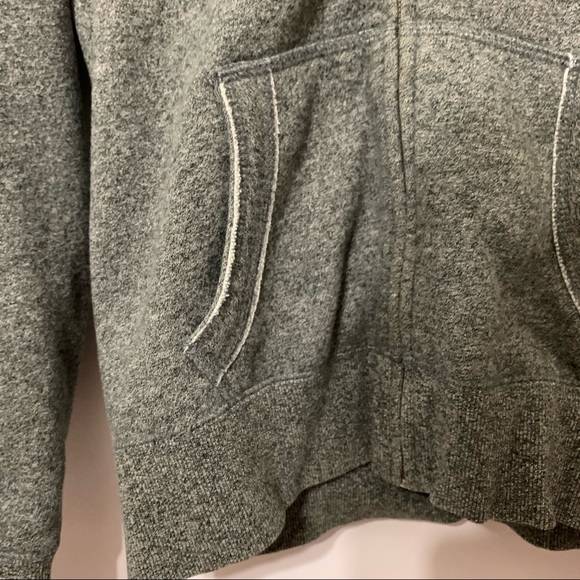 Roots Sweater in Grey | Size Medium - Picture 6 of 9